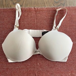 Victoria’s Secret uplift plunge bra